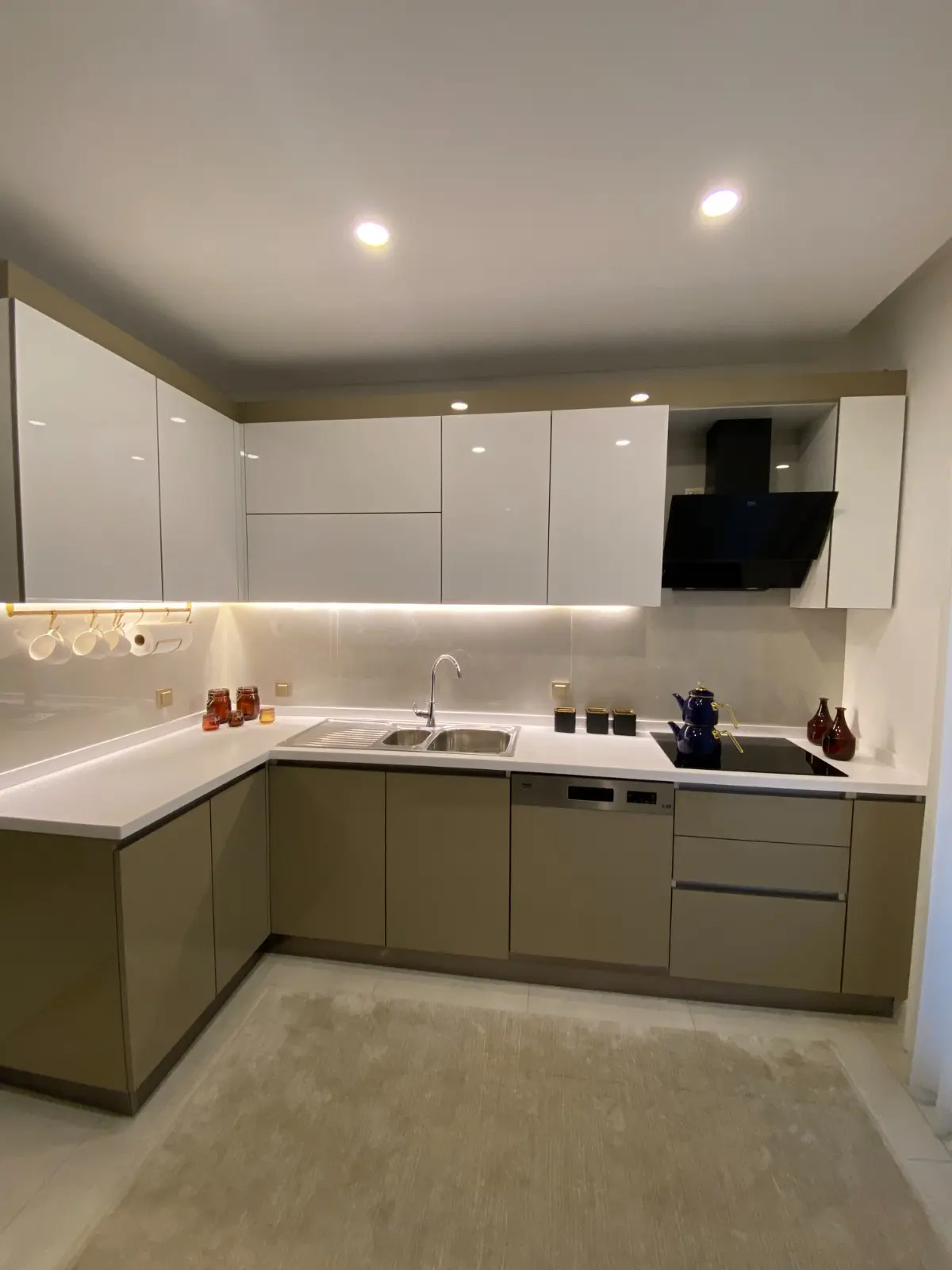 Fitted kitchen